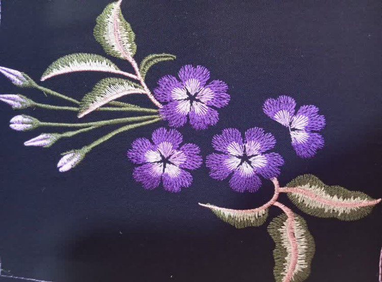 گلدوزی بنفش
